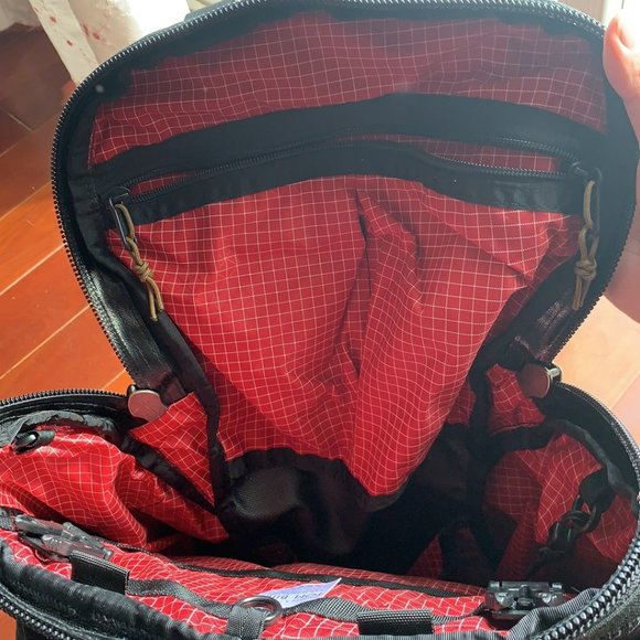 Tom Bihn Smart Alec Black Backpack - Picture 7 of 8